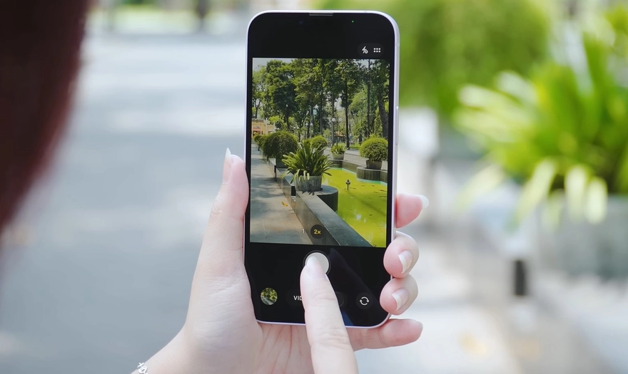 Review camera iPhone 17e: 1 ống kính 48MP liệu có đủ sống ảo?