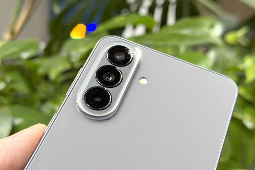 Galaxy A57 dưới 12 triệu: Chụp ảnh đẹp nhất phân khúc?