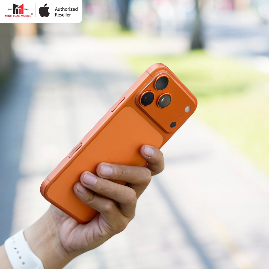 iPhone 17 Pro Max Cam Vũ Trụ vẫn cực hot khi bước qua 2026