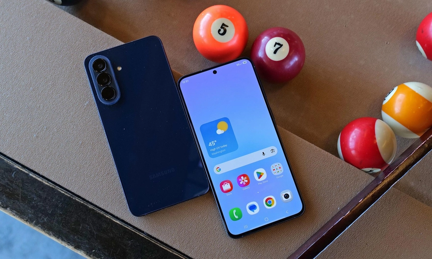 Galaxy A57 5G vs Galaxy A37 5G: Chênh 2,2 triệu đổi lấy gì?