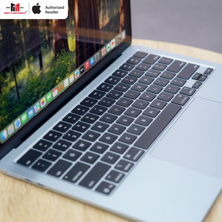 MacBook Air M4: 