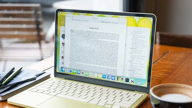 Tích hợp Apple Intelligence và đa nhiệm mượt mà