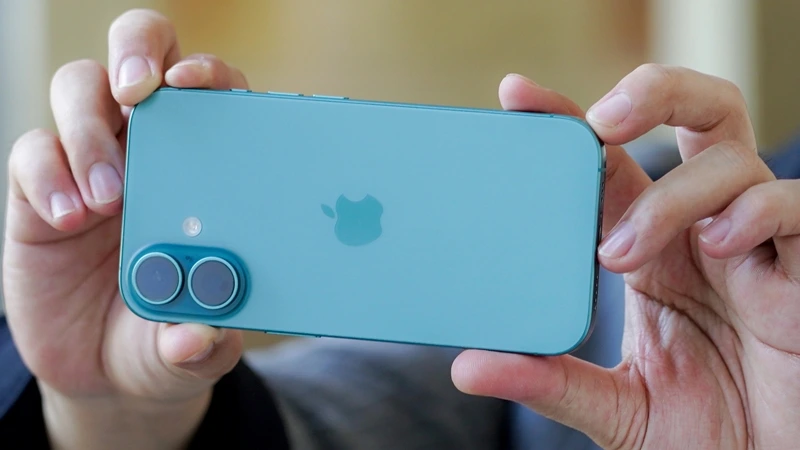 Mặt lưng kính pha màu là gì