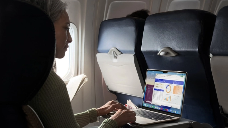 Camera Center Stage kết hợp Desk View nâng tầm hội họp trực tuyến