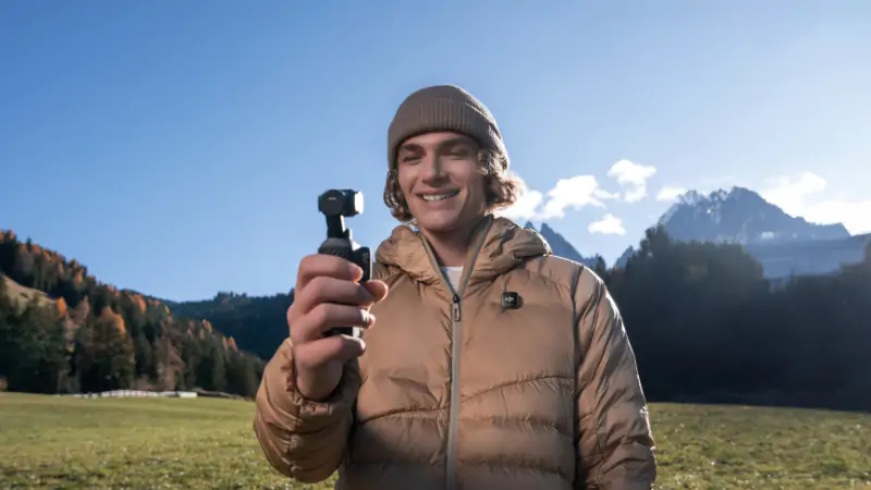 Người nên dùng máy quay cầm tay DJI Osmo Pocket 4 Creator Combo