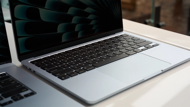 Điểm nổi bật của MacBook màu Silver qua các thế hệ chip Apple Silicon