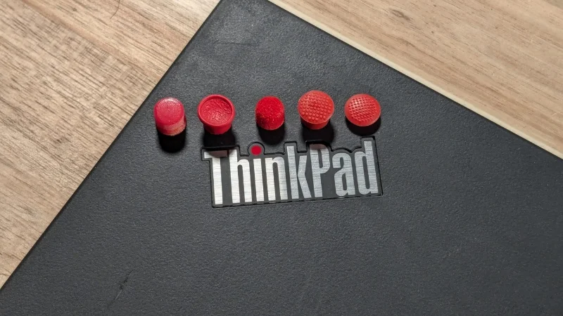 Giải mã bí mật chấm đỏ trên bàn phím laptop ThinkPad