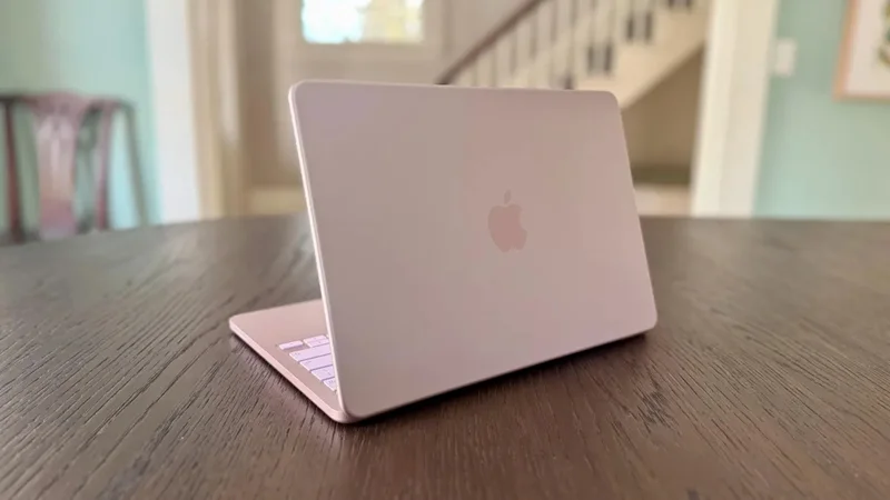 MacBook Neo nổi bật bởi sự nhỏ gọn cùng bộ hiệu năng ấn tượng