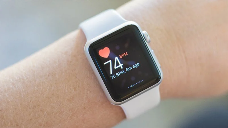 Smartwatch có nhiều tính năng theo dõi sức khỏe