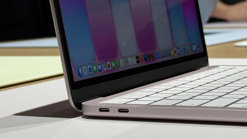 Khả năng xuất màn hình của MacBook Neo
