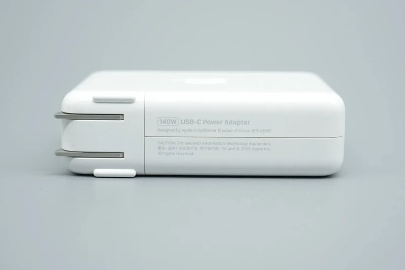 Củ sạc công nghệ GaN công suất cao cho MacBook Neo