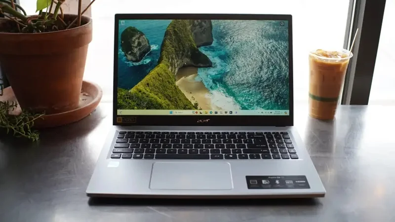 Acer Aspire Go 15 là laptop đầu tiên trang bị Snapdragon C