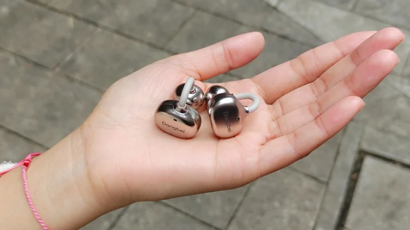 Khả năng dịch thời gian thực 36 ngôn ngữ của Dangbei Air 1S