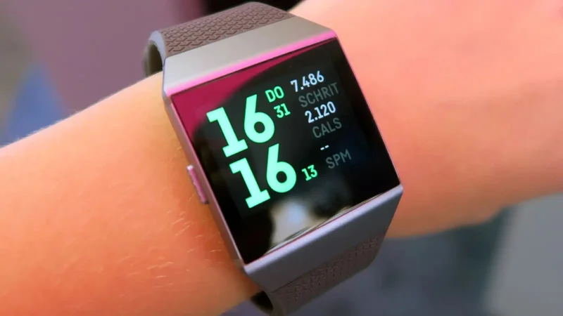 Các thế hệ Smartwatch chuyên dụng từ thương hiệu Garmin và Fitbit