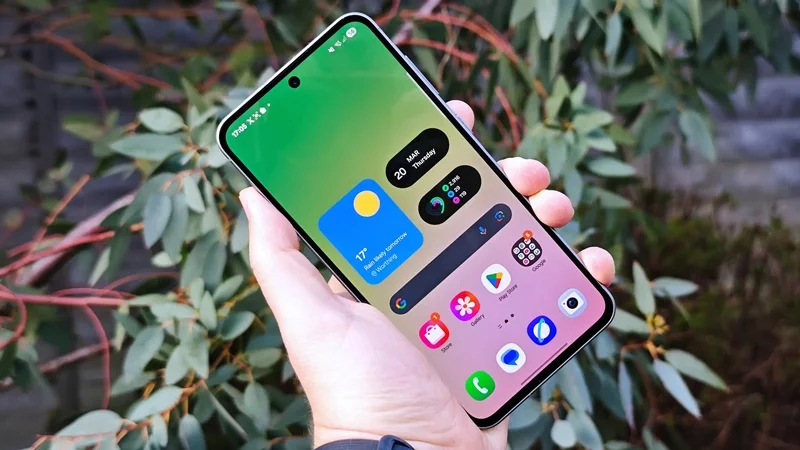 Màn hình Super AMOLED 120Hz vẫn là điểm sáng trong phân khúc