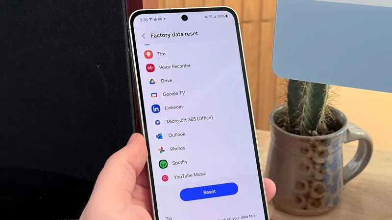 Làm gì khi điện thoại Android dính virus?