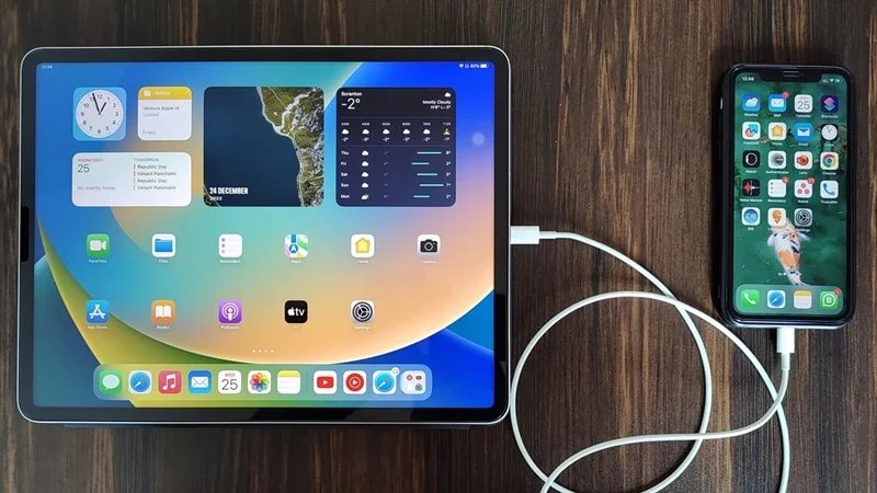 Kết nối cáp USB-C để chép tệp vật lý siêu tốc