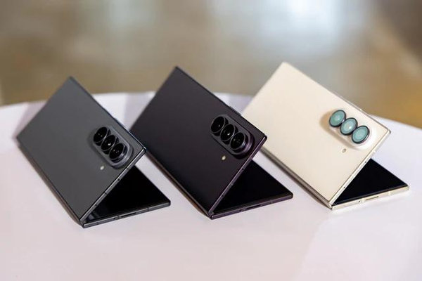 3 phiên bản màu sắc của Galaxy Fold8 Ultra