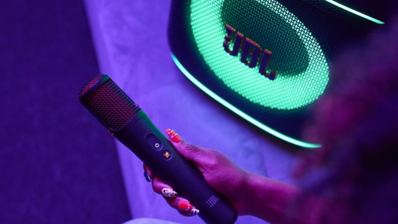Chất âm JBL Pro Sound mạnh mẽ kết hợp AI Sound Boost