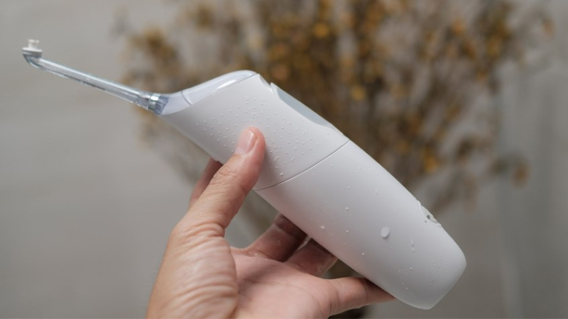 Vì sao nên mua máy tăm nước tại Minh Tuấn Mobile?