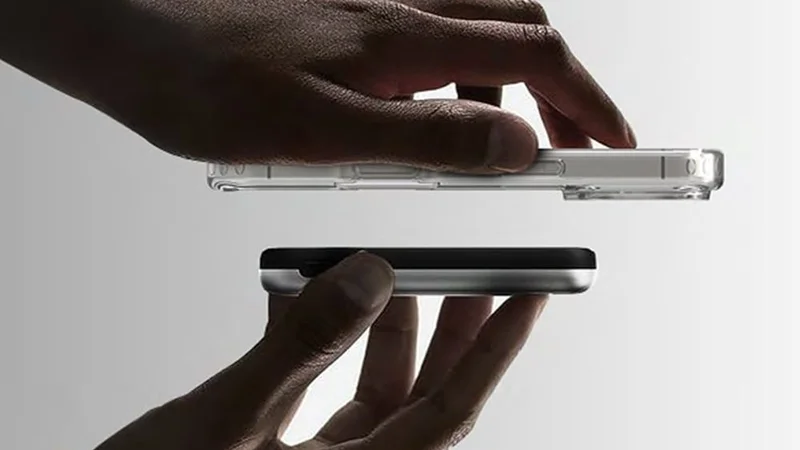 Ốp lưng Jcpal iGuard DualPro iPhone 18 Pro Max sở hữu cấu trúc bảo vệ kép kết hợp giữa lớp vỏ polycarbonate chịu lực bên ngoài và lớp đệm TPU