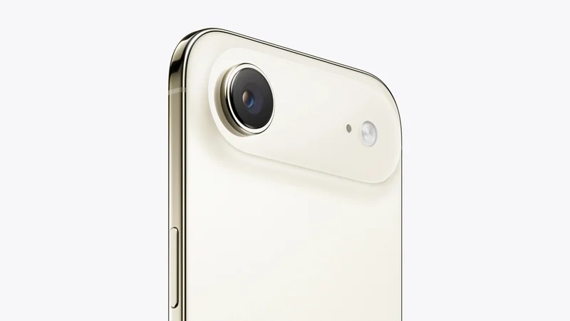 iPhone Air màu Vàng Nhạt sở hữu tông vàng ấm nhẹ nhàng, thanh lịch và đây cũng là lần đầu tiên sắc thái này xuất hiện trên dòng Air