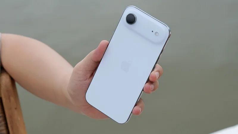 iPhone Air là giải pháp công nghệ hoàn hảo dành riêng cho các ông bà