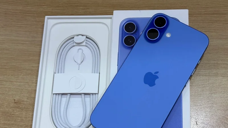 iPhone 16 Plus là lựa chọn màn hình 6.7 inch giá tốt