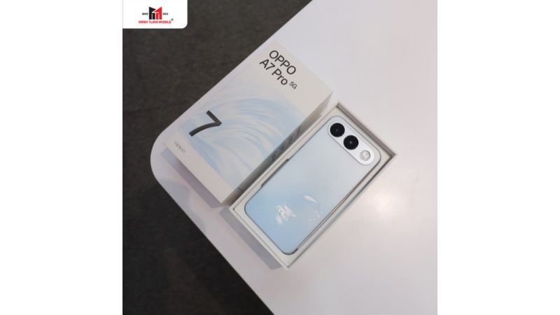 Dung lượng pin 8000mAh và công nghệ sạc nhanh 45W