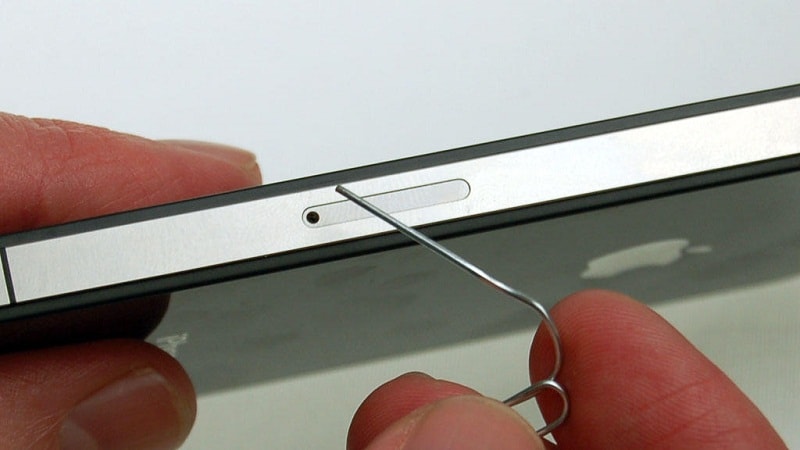 Tháo SIM khỏi iPhone cũ