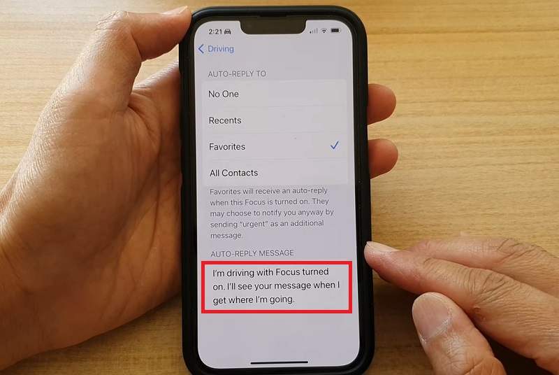 Phản hồi tin nhắn tự động khi đang bận lái xe
