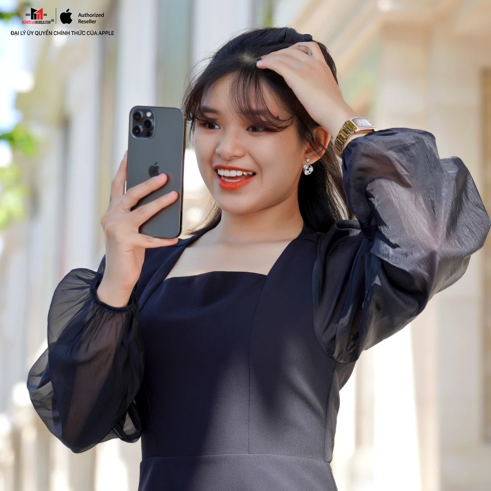 Sử dụng iPhone khi đang di chuyển cho thấy ai đó là người hướng ngoại