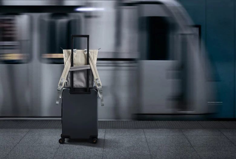 Balo MacBook 16 inch Tomtoc Slash-Flip Rucksack