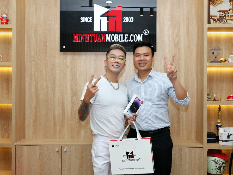 Ca sĩ Khánh Đơn tin chọn iPhone 14 Pro Max cho trải nghiệm công nghệ của mình