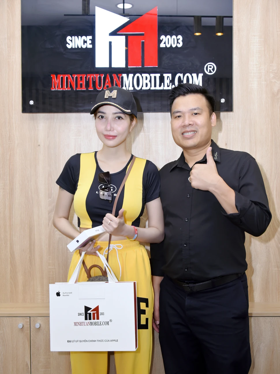 Ca sĩ Lâm Triệu Minh cũng 