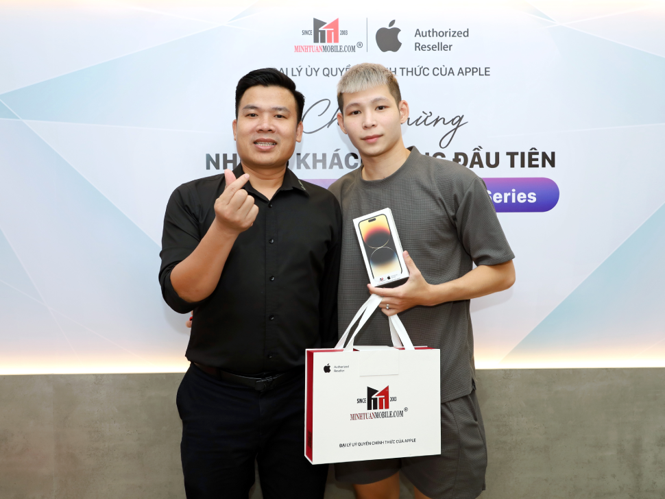Cầu thủ Liễu Quang Vinh sắm siêu phẩm iPhone 14 Pro Max Gold