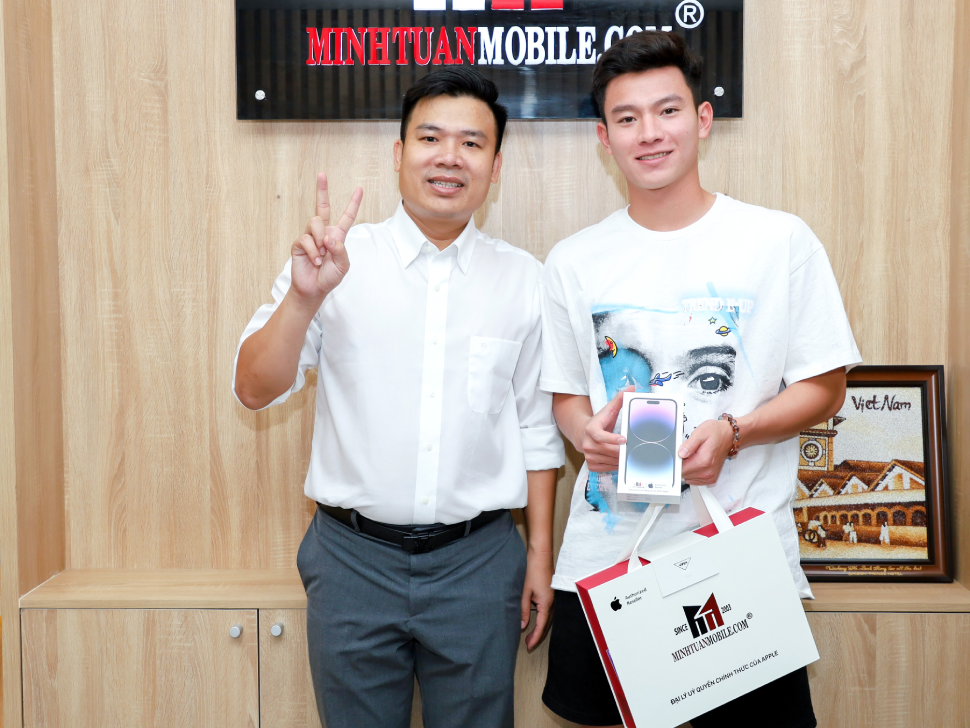 Cầu thủ Phan Tuấn Tài mua iPhone 14 Pro Max 256GB