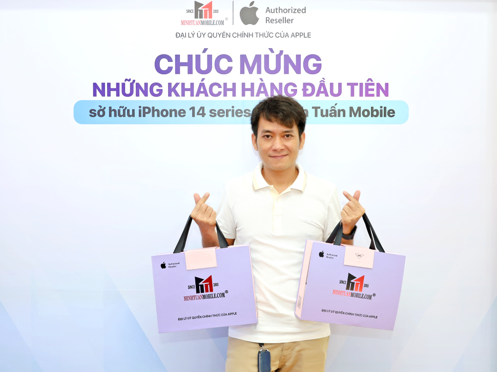 Đạo diễn Lý Hoàng tậu hẳn 2 chiếc iPhone 14 Pro Max