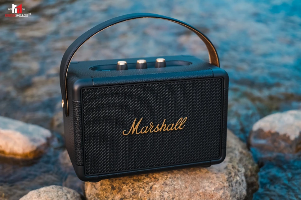 Đi chơi xa, chọn loa di động nào?