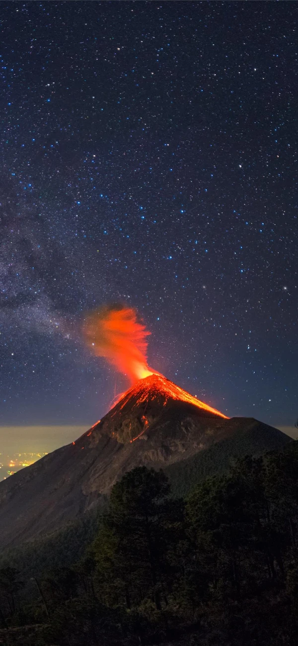 Hình nền iPhone 14 Pro núi lửa: nét đẹp kịch tính của tạo hóa 