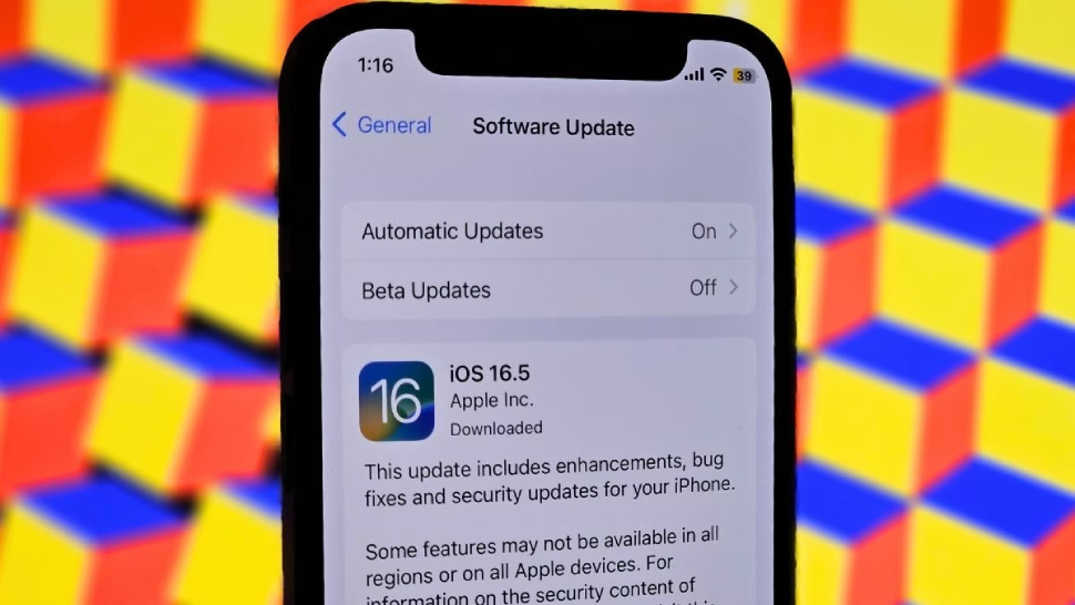 iOS 16.5 gây hao pin khiến người dùng 