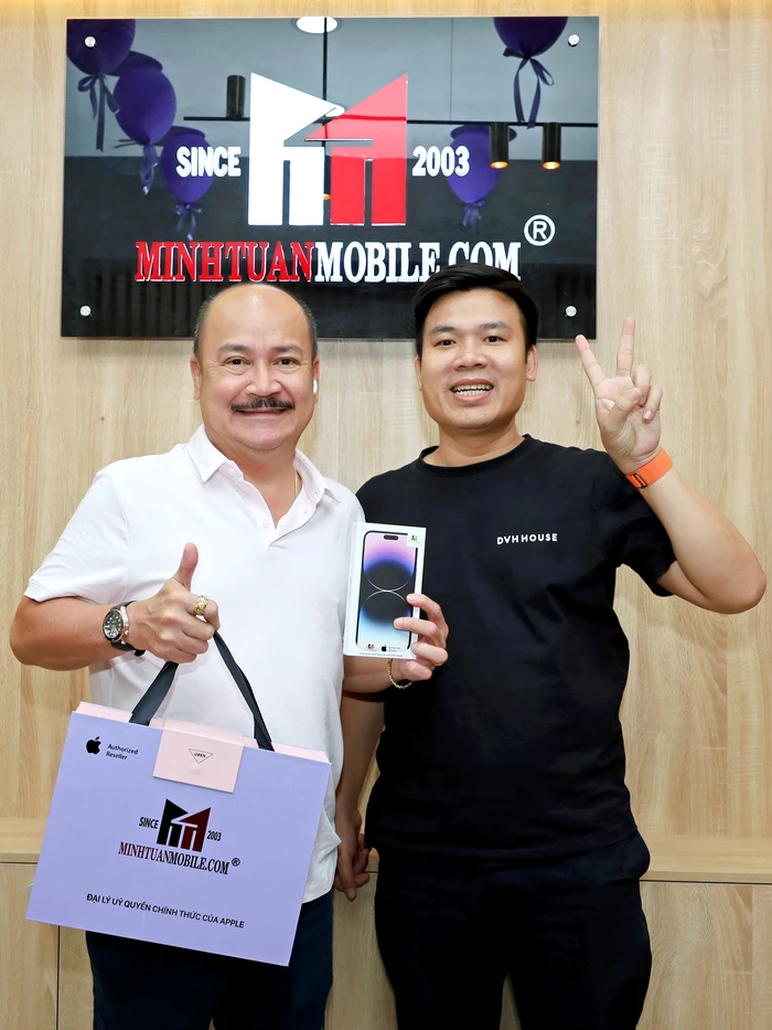 Nghệ sĩ Hoàng Sơn sắm iPhone 14 Pro Max bắt nhịp xu thế công nghệ