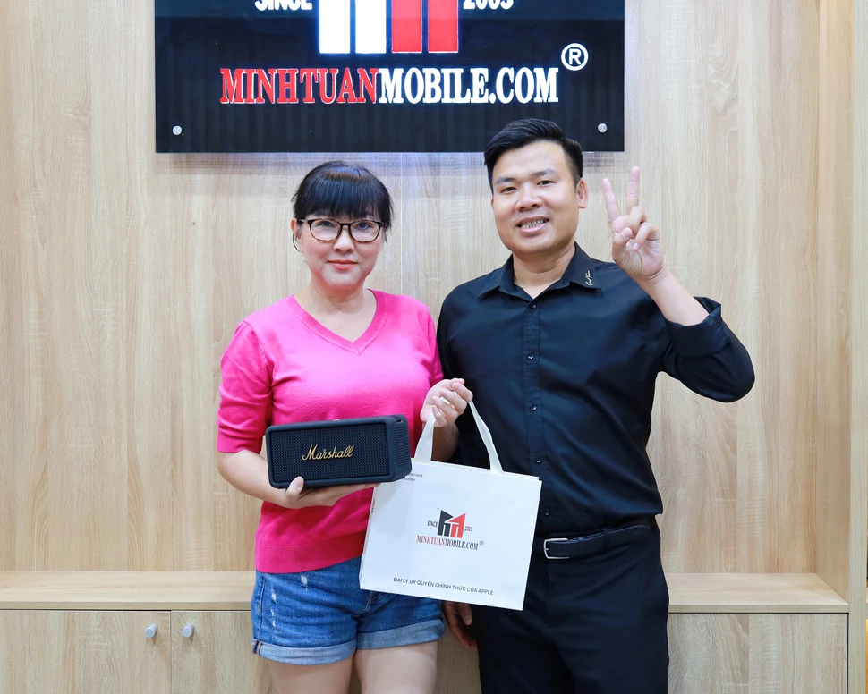 Nghệ sĩ Phương Dung sắm Loa Bluetooth Marshall Emberton cho trải nghiệm âm thanh tuyệt đỉnh