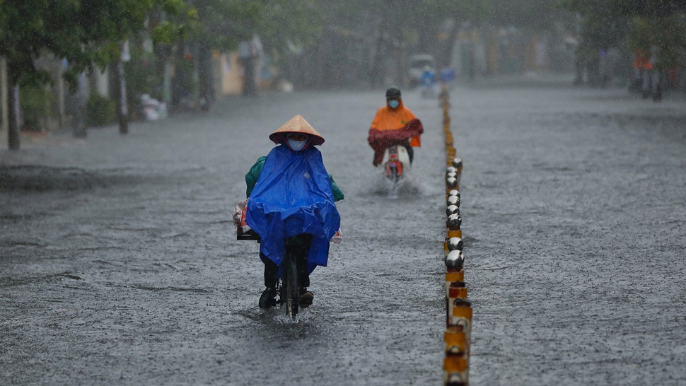 Ngư dân lưu ý an toàn lao động trước cơn bão Mawar
