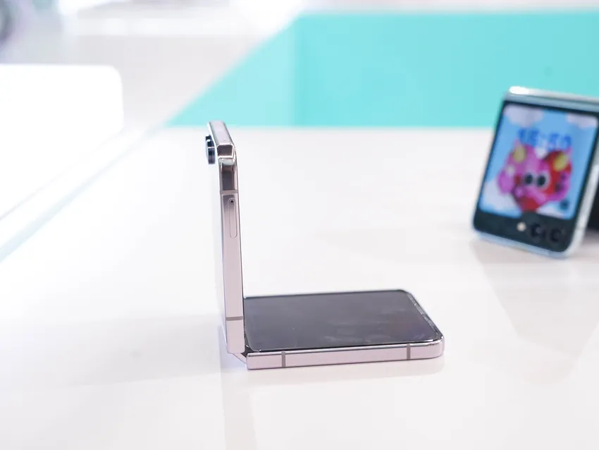 Trải nghiệm Galaxy Z Flip5 trong một ngày, có thực sự tốt?