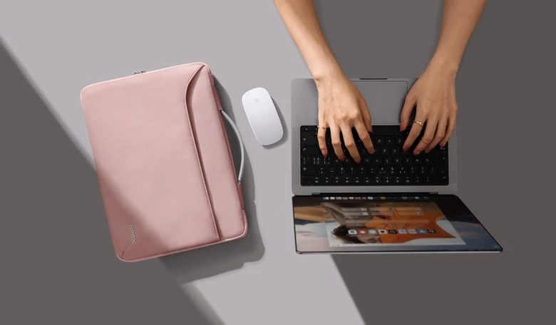 Túi chống sốc MacBook Pro 14 inch Tomtoc Briefcase Bronze