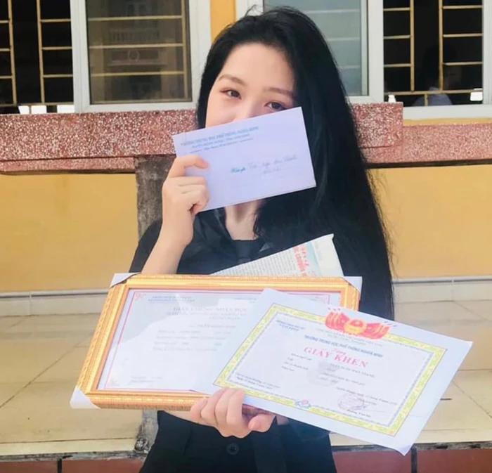 Xuất hiện cô gái vàng trong làng ngữ văn, 10 điểm kỳ thi THPT 2023