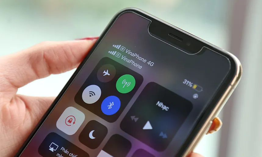 eSIM trên iPhone là gì? Có nên sử dụng eSIM hay không?