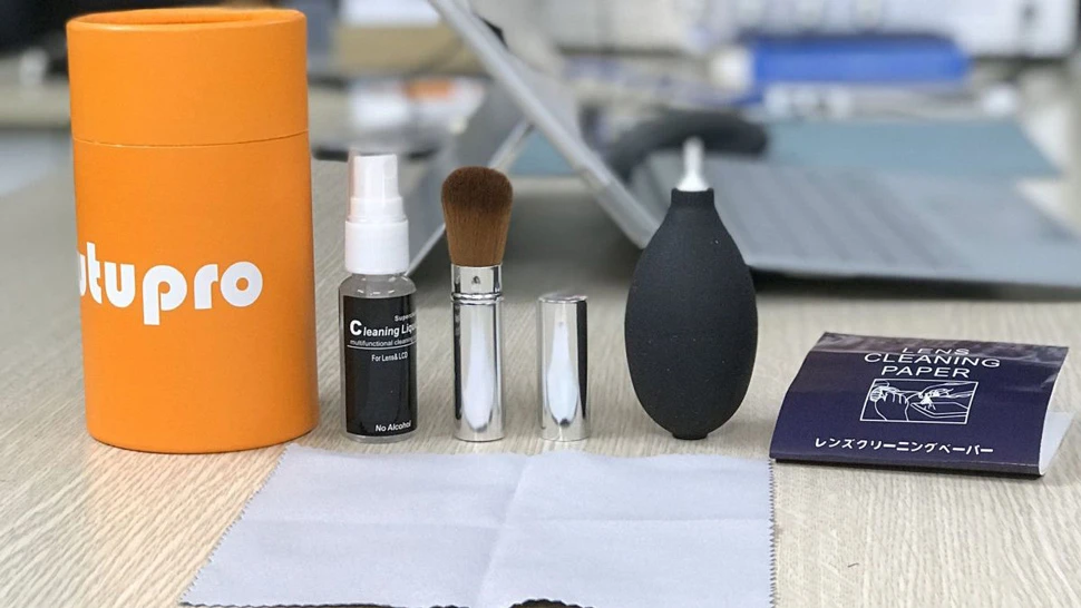 vệ sinh bàn phím Macbook