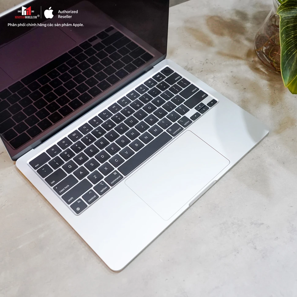 vệ sinh bàn phím Macbook